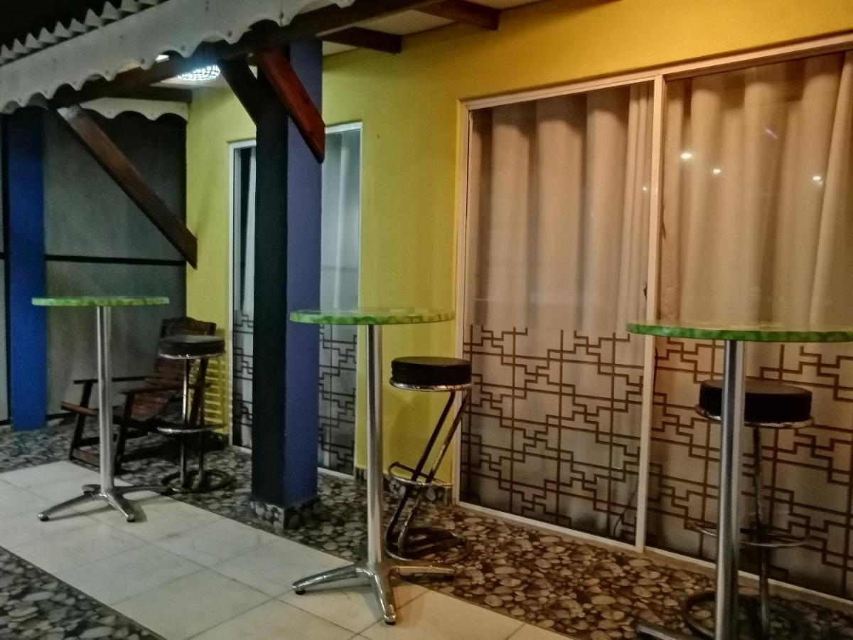 Le Petit Hotel & Restaurant Negombo Exterior foto